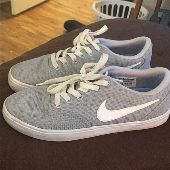 Nike canvas skater sneakers. - Picture 1 of 4